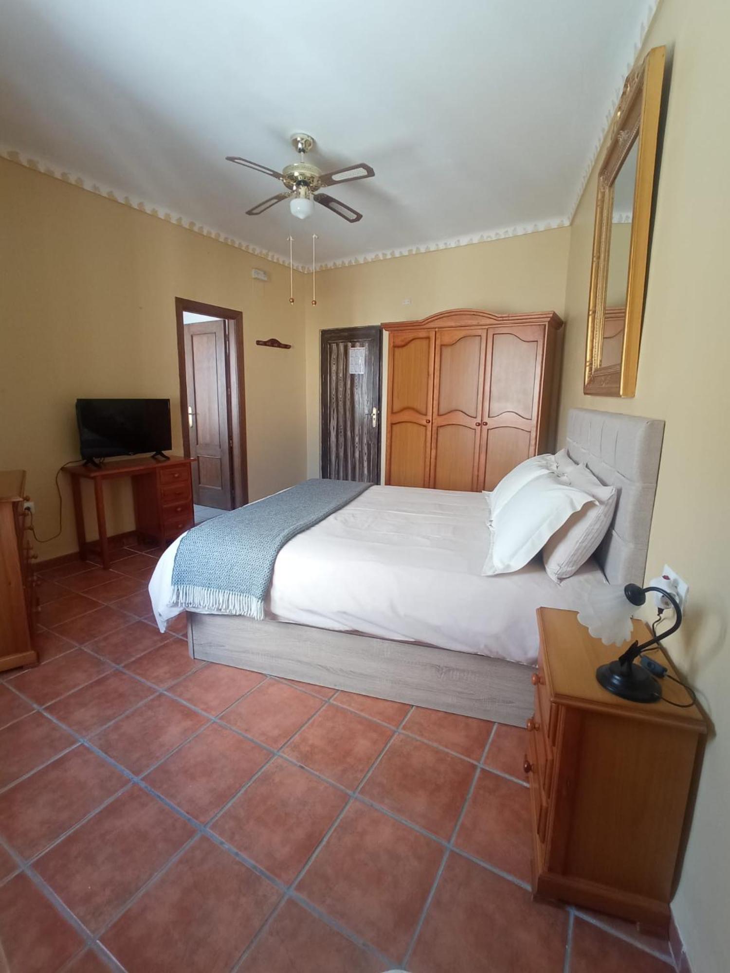 Hostal R-Conecta Cuevas De San Marcos Exteriör bild